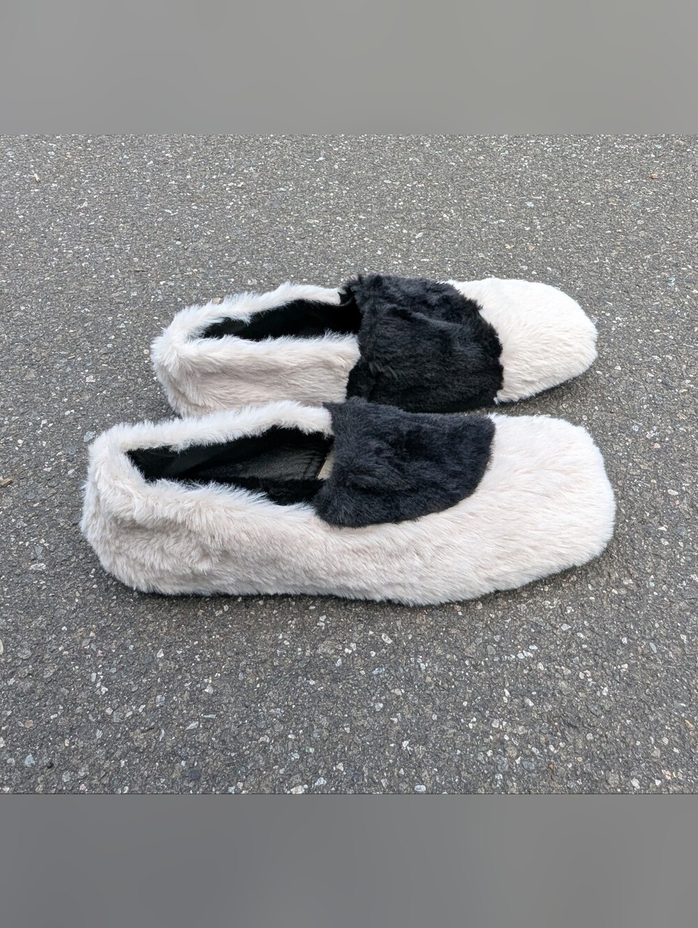Vivienne Hu VHNY faux fur slippers (NEW)